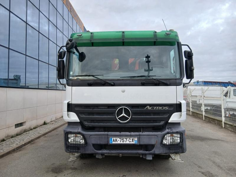 Mercedes Actros 3336 - Billenőplatós teherautó: 2 kép. Mercedes Actros 3336 - Billenőplatós teherautó: 2 kép.