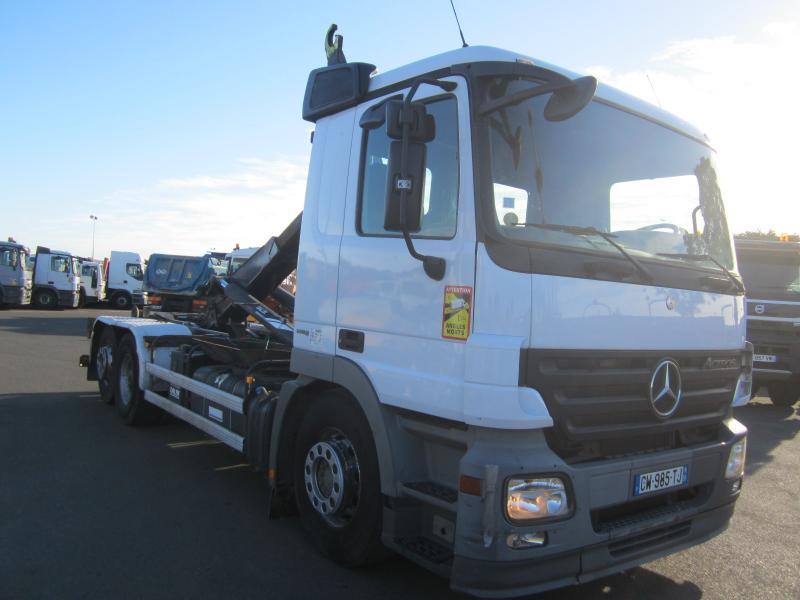 Mercedes Actros - Horgos rakodó teherautó: 2 kép. Mercedes Actros - Horgos rakodó teherautó: 2 kép.