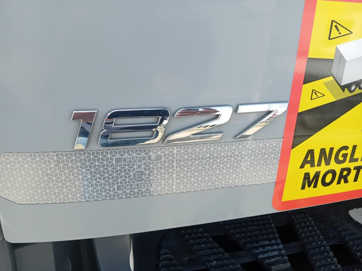 Mercedes Antos 1827 - Dobozos felépítményű teherautó: 3 kép. Mercedes Antos 1827 - Dobozos felépítményű teherautó: 3 kép.