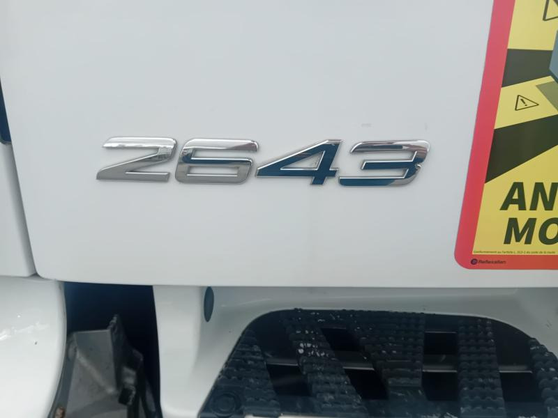 Mercedes Antos 2643 - Horgos rakodó teherautó: 3 kép. Mercedes Antos 2643 - Horgos rakodó teherautó: 3 kép.