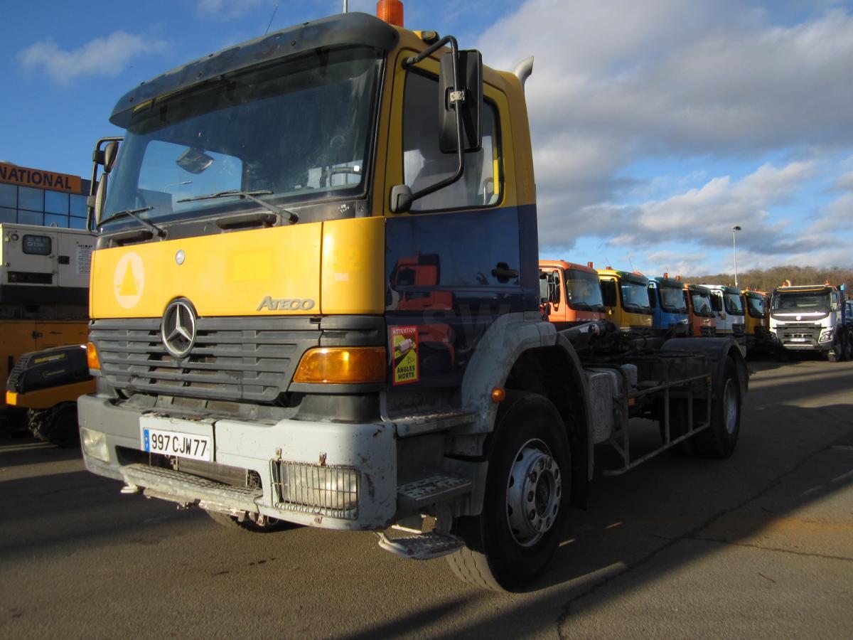 Mercedes Atego 1823 - Horgos rakodó teherautó: 1 kép. Mercedes Atego 1823 - Horgos rakodó teherautó: 1 kép.