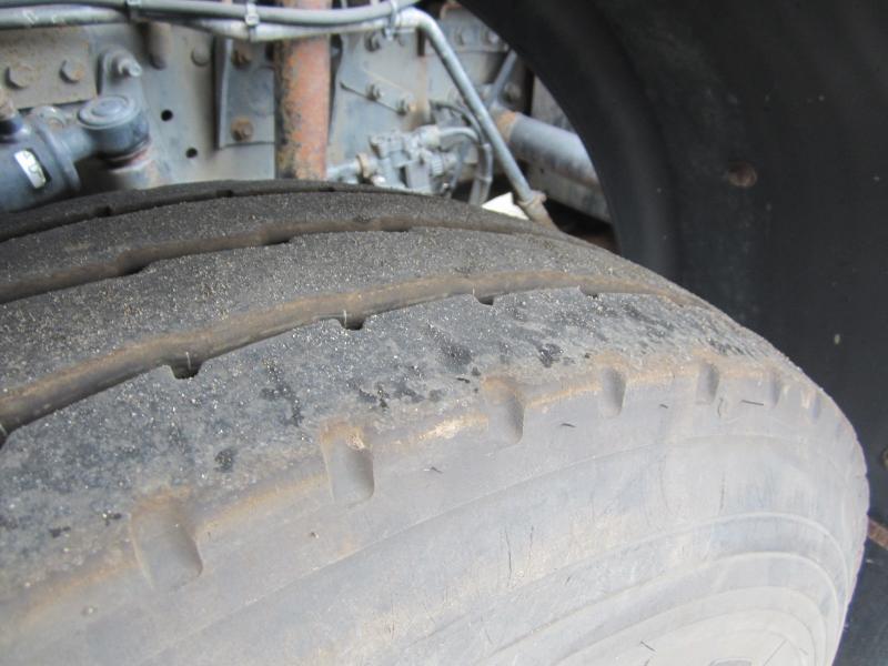 Mercedes Axor 3236 - Horgos rakodó teherautó: 4 kép. Mercedes Axor 3236 - Horgos rakodó teherautó: 4 kép.