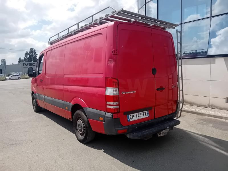 Mercedes Sprinter 209 CDI - Furgon: 2 kép. Mercedes Sprinter 209 CDI - Furgon: 2 kép.