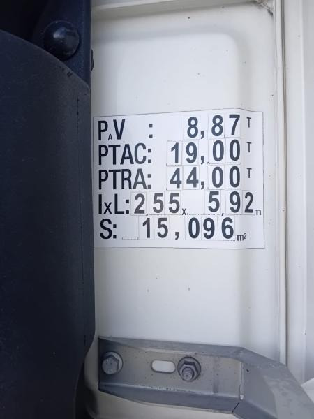 DAF XF 460 - Nyergesvontató: 5 kép. DAF XF 460 - Nyergesvontató: 5 kép.