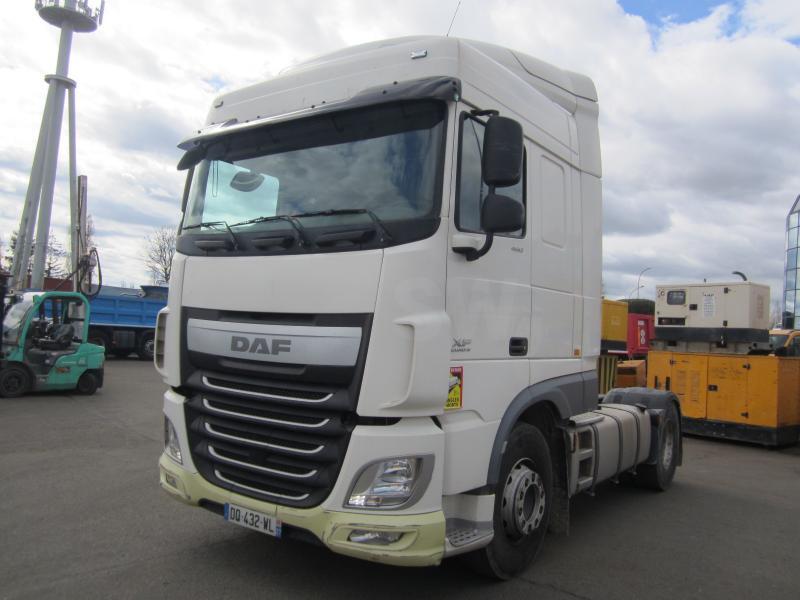 DAF XF 460 - Nyergesvontató: 1 kép. DAF XF 460 - Nyergesvontató: 1 kép.