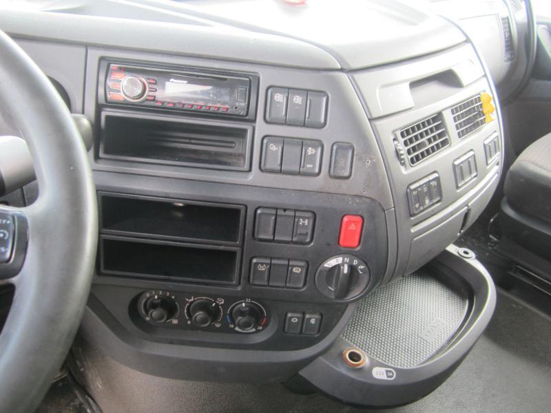 Nyergesvontató DAF XF 460: 9 kép.