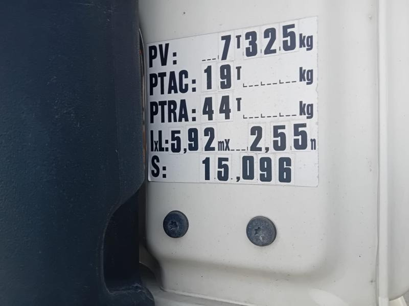DAF XF 480 - Nyergesvontató: 5 kép. DAF XF 480 - Nyergesvontató: 5 kép.