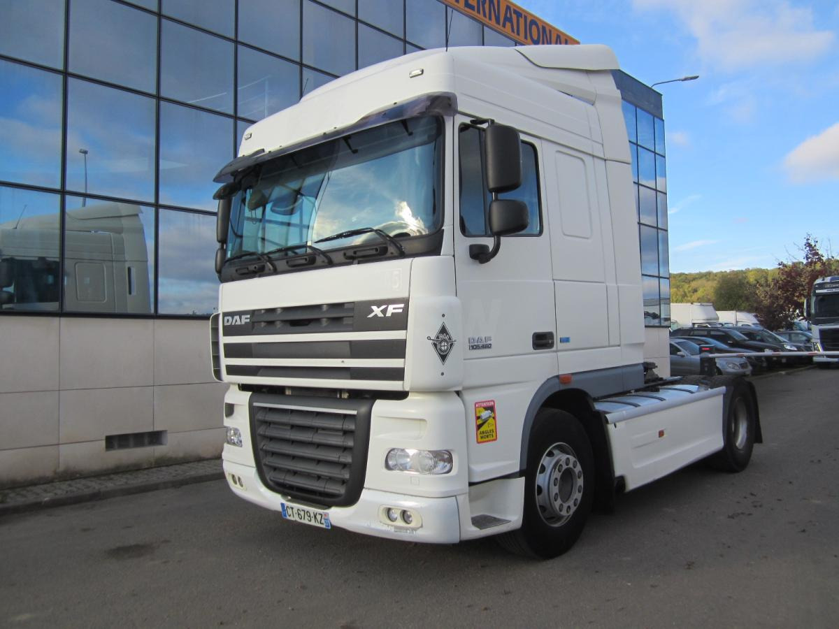 DAF XF105 460 - Nyergesvontató: 1 kép. DAF XF105 460 - Nyergesvontató: 1 kép.