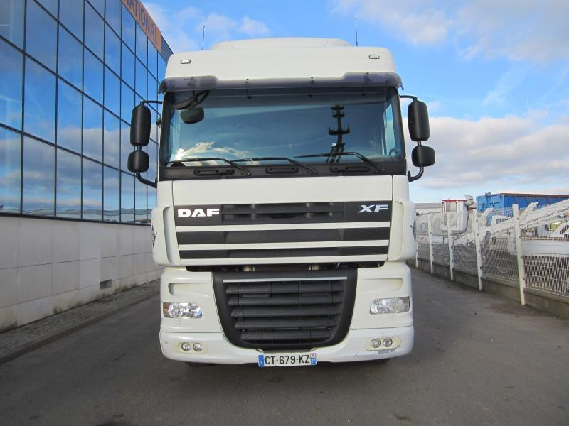 DAF XF105 460 - Nyergesvontató: 2 kép. DAF XF105 460 - Nyergesvontató: 2 kép.