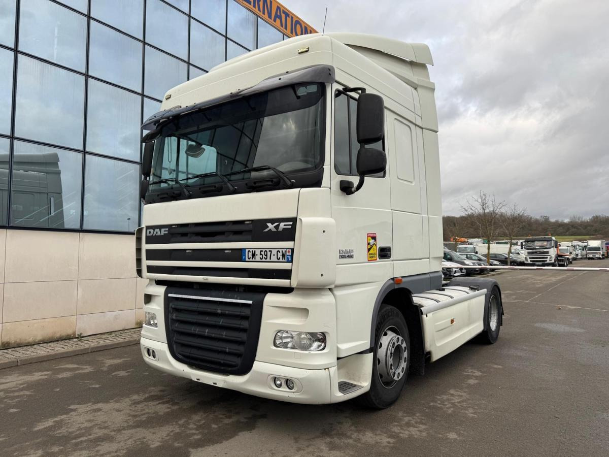 DAF XF105 460 - Nyergesvontató: 1 kép. DAF XF105 460 - Nyergesvontató: 1 kép.