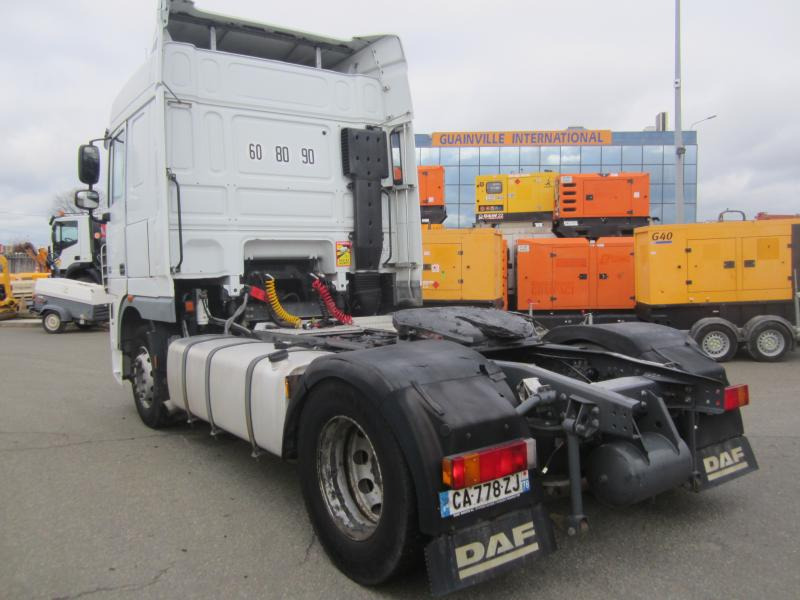 DAF XF105 460 - Nyergesvontató: 4 kép. DAF XF105 460 - Nyergesvontató: 4 kép.