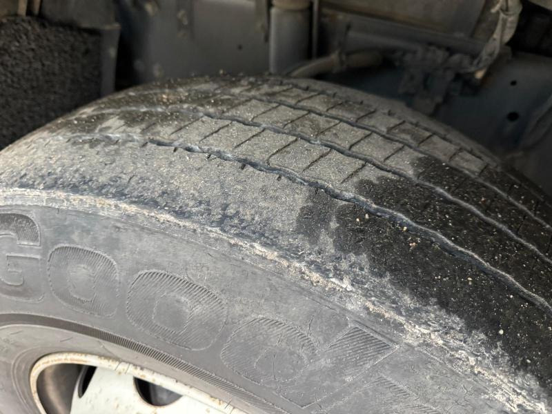 DAF XF105 460 - Nyergesvontató: 4 kép. DAF XF105 460 - Nyergesvontató: 4 kép.