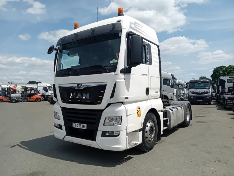MAN TGX 18.500 - Nyergesvontató: 1 kép. MAN TGX 18.500 - Nyergesvontató: 1 kép.