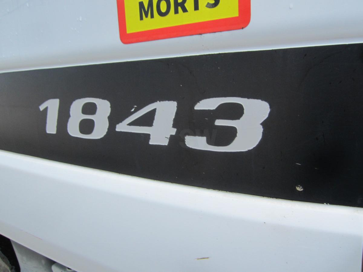 Mercedes Actros 1843 - Nyergesvontató: 4 kép. Mercedes Actros 1843 - Nyergesvontató: 4 kép.