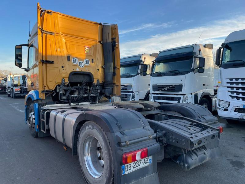 Mercedes Actros 1845 - Nyergesvontató: 4 kép. Mercedes Actros 1845 - Nyergesvontató: 4 kép.
