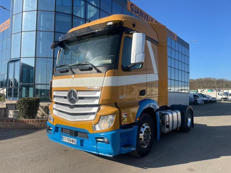 Mercedes Actros 1845 - Nyergesvontató: 1 kép. Mercedes Actros 1845 - Nyergesvontató: 1 kép.