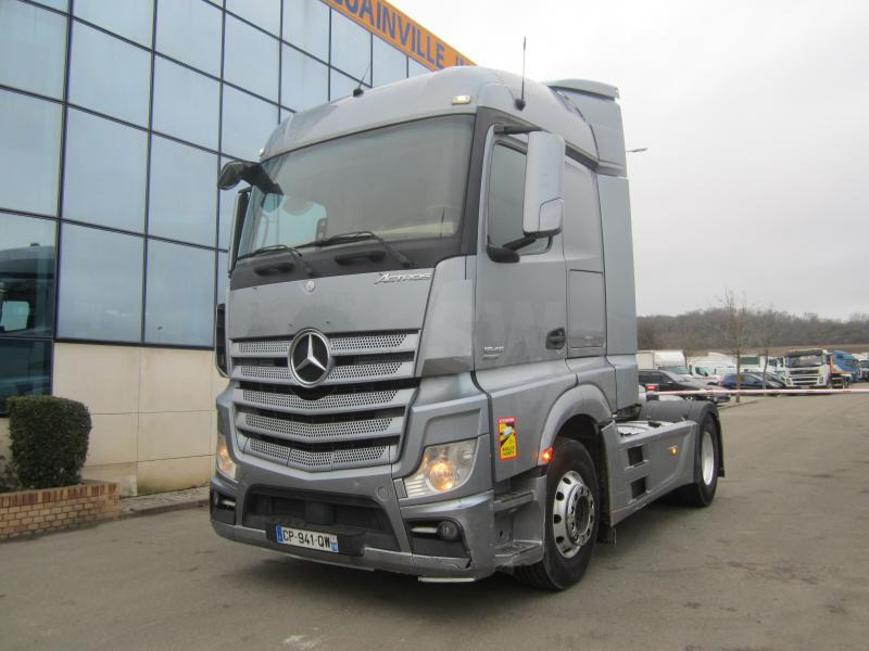 Mercedes Actros 1845 - Nyergesvontató: 1 kép. Mercedes Actros 1845 - Nyergesvontató: 1 kép.