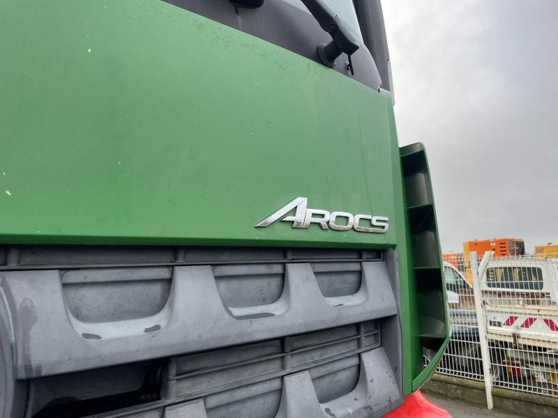 Mercedes Arocs 1845 - Nyergesvontató: 2 kép. Mercedes Arocs 1845 - Nyergesvontató: 2 kép.