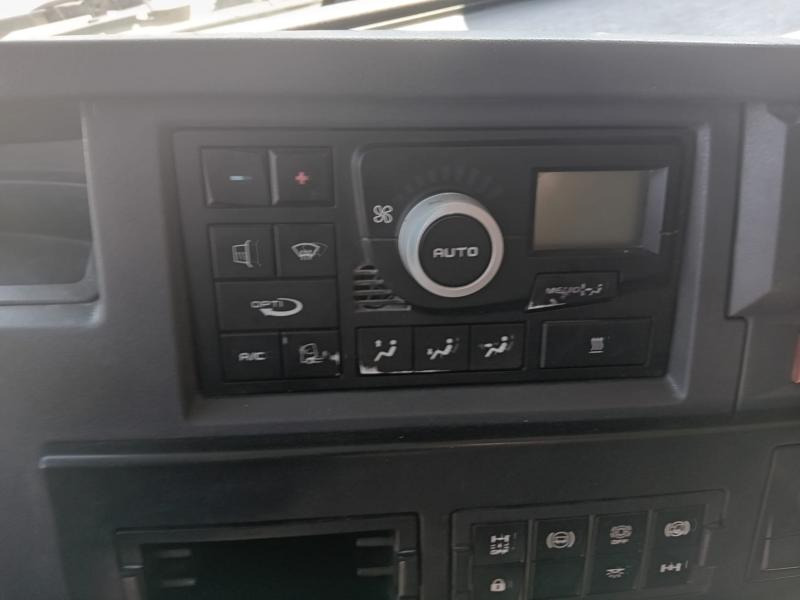 Renault Gamme C 430 DXI - Nyergesvontató: 4 kép. Renault Gamme C 430 DXI - Nyergesvontató: 4 kép.