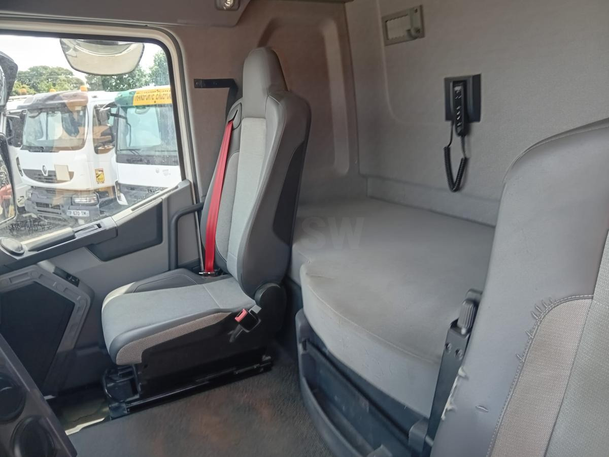 Renault Gamme C - Nyergesvontató: 4 kép. Renault Gamme C - Nyergesvontató: 4 kép.