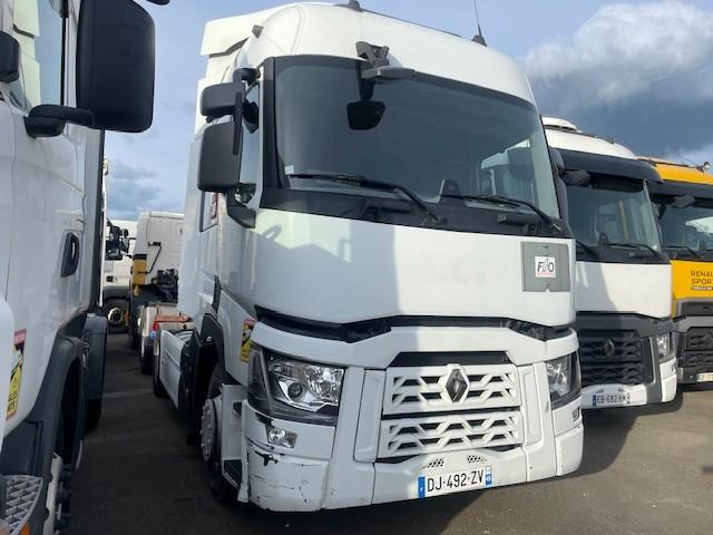 Renault Gamme T 460 - Nyergesvontató: 2 kép. Renault Gamme T 460 - Nyergesvontató: 2 kép.