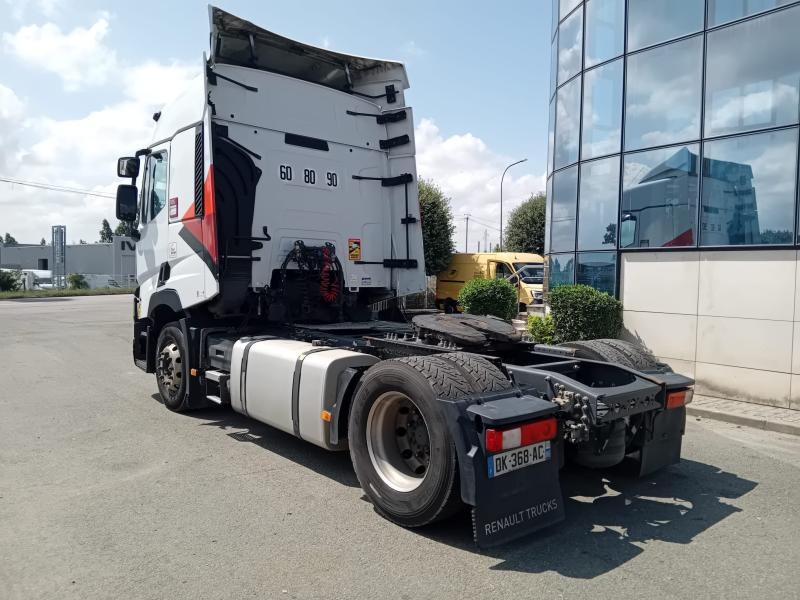 Renault Gamme T 460 - Nyergesvontató: 2 kép. Renault Gamme T 460 - Nyergesvontató: 2 kép.