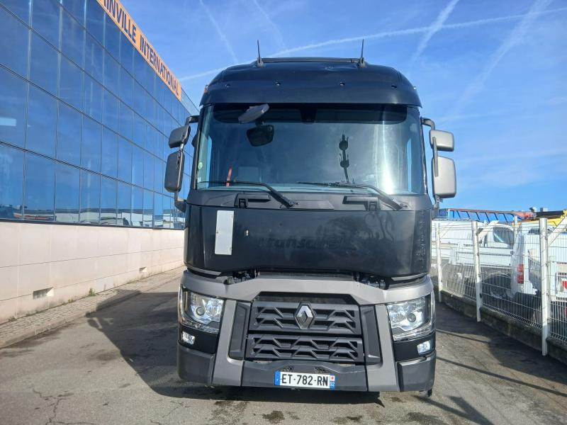 Renault Gamme T 460 - Nyergesvontató: 2 kép. Renault Gamme T 460 - Nyergesvontató: 2 kép.