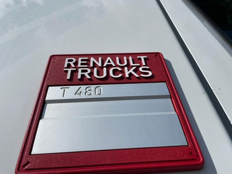Renault Gamme T 480 - Nyergesvontató: 3 kép. Renault Gamme T 480 - Nyergesvontató: 3 kép.