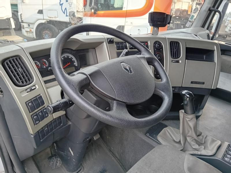 Renault Premium 380 DXI - Nyergesvontató: 3 kép. Renault Premium 380 DXI - Nyergesvontató: 3 kép.