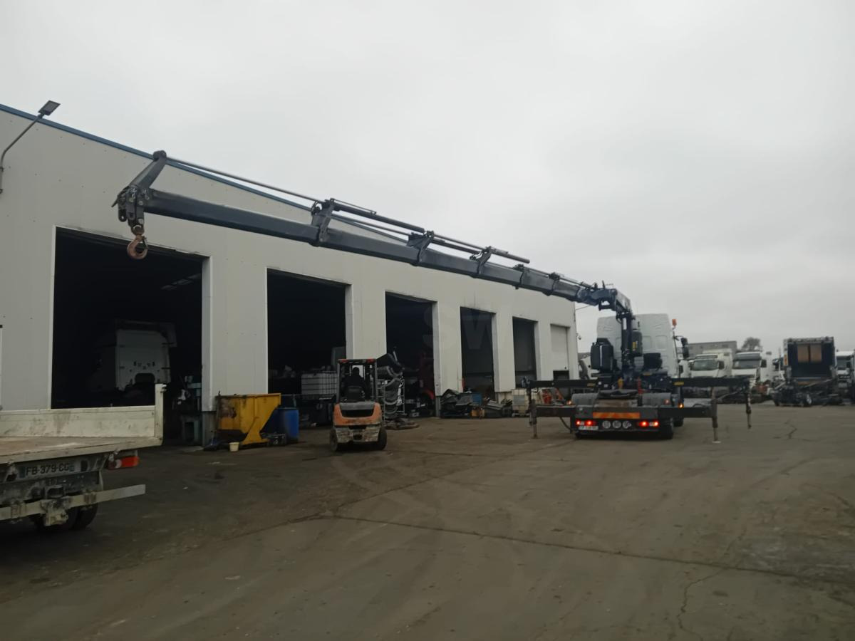 Renault Premium - Nyergesvontató: 4 kép. Renault Premium - Nyergesvontató: 4 kép.