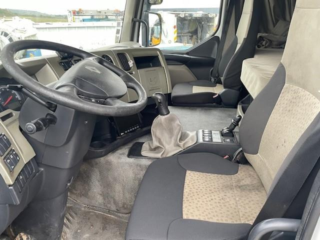 Interior photo 1: Nyergesvontató Renault Premium Lander 450 DXI
