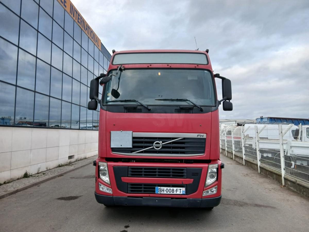 Volvo FH 500 - Nyergesvontató: 2 kép. Volvo FH 500 - Nyergesvontató: 2 kép.