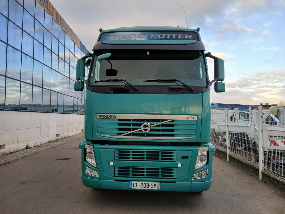 Volvo FH 500 - Nyergesvontató: 2 kép. Volvo FH 500 - Nyergesvontató: 2 kép.