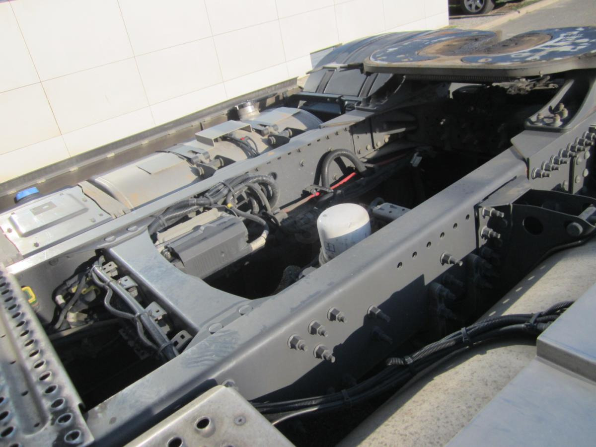 Nyergesvontató Volvo FH 500: 12 kép.