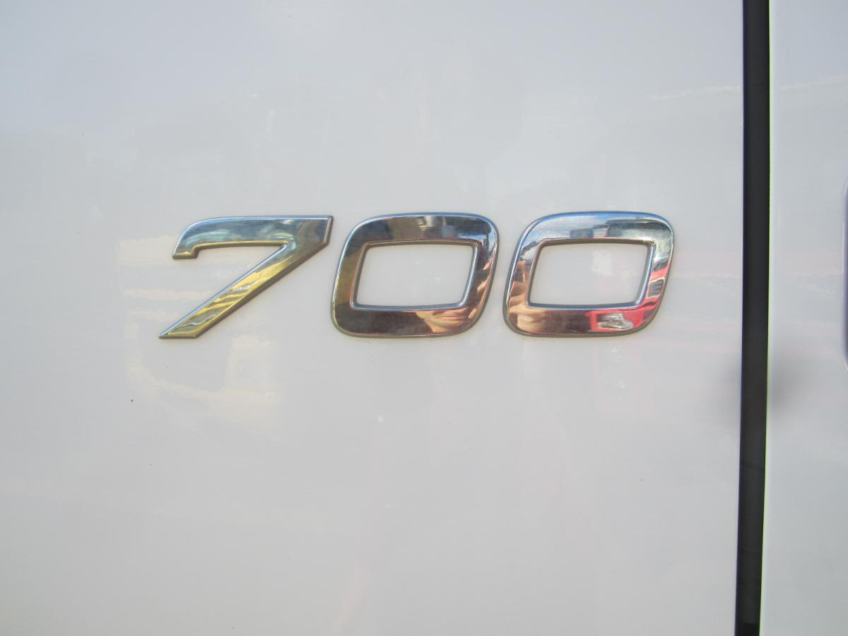 Volvo FH16 700 - Nyergesvontató: 4 kép. Volvo FH16 700 - Nyergesvontató: 4 kép.
