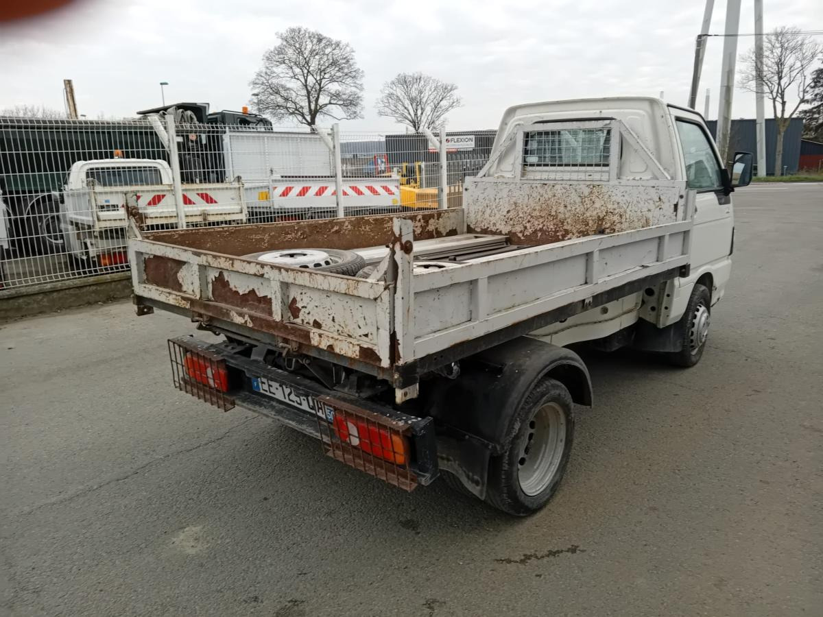 Piaggio Porter - Billenőplatós kisteherautó: 2 kép. Piaggio Porter - Billenőplatós kisteherautó: 2 kép.