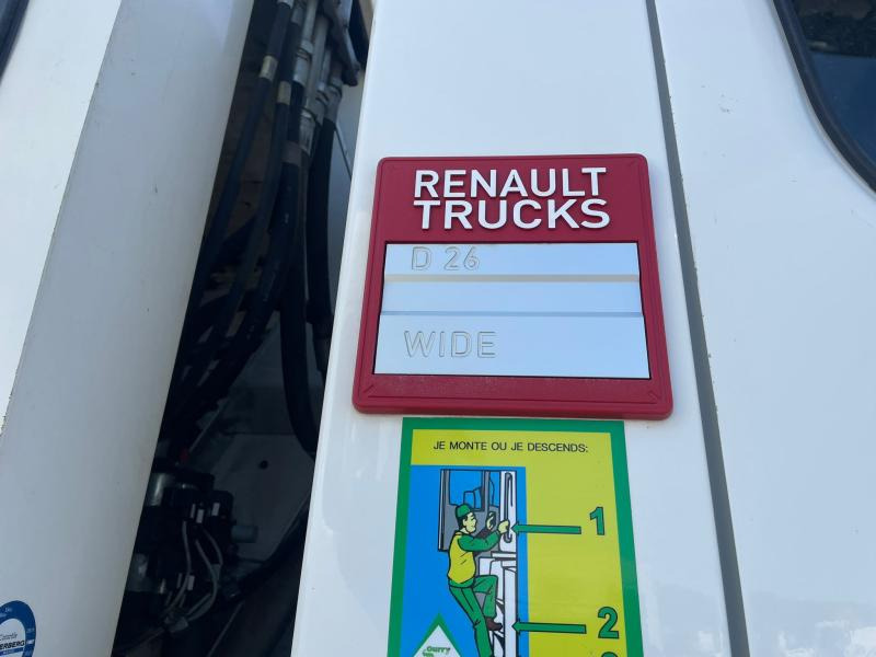 Renault D-Series - Szemetesautó: 3 kép. Renault D-Series - Szemetesautó: 3 kép.