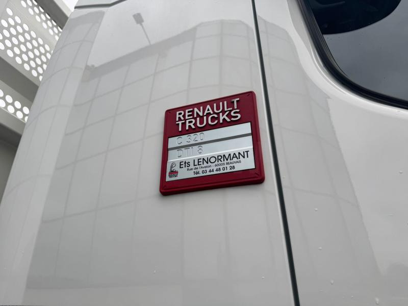 Renault Gamme C 320 DTI8 - Platós teherautó: 3 kép. Renault Gamme C 320 DTI8 - Platós teherautó: 3 kép.