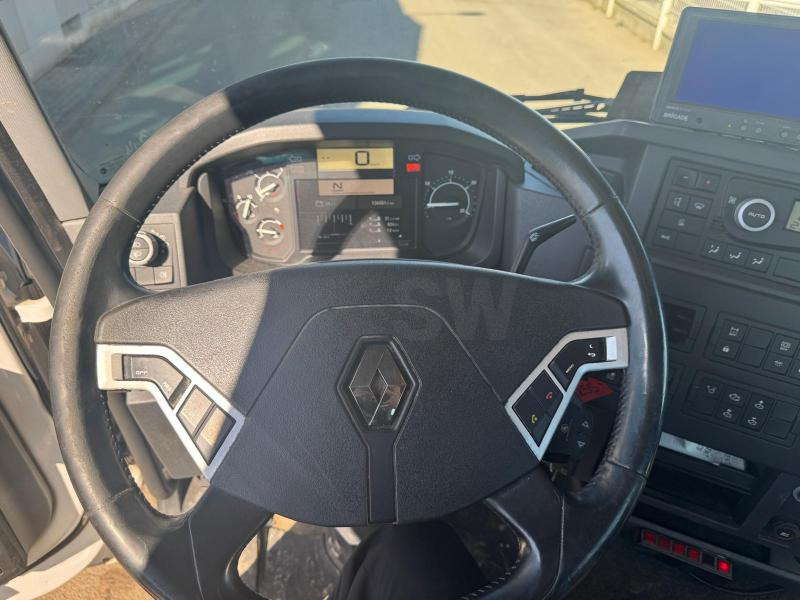 Horgos rakodó teherautó Renault Gamme C 380: 17 kép. Horgos rakodó teherautó Renault Gamme C 380: 17 kép.