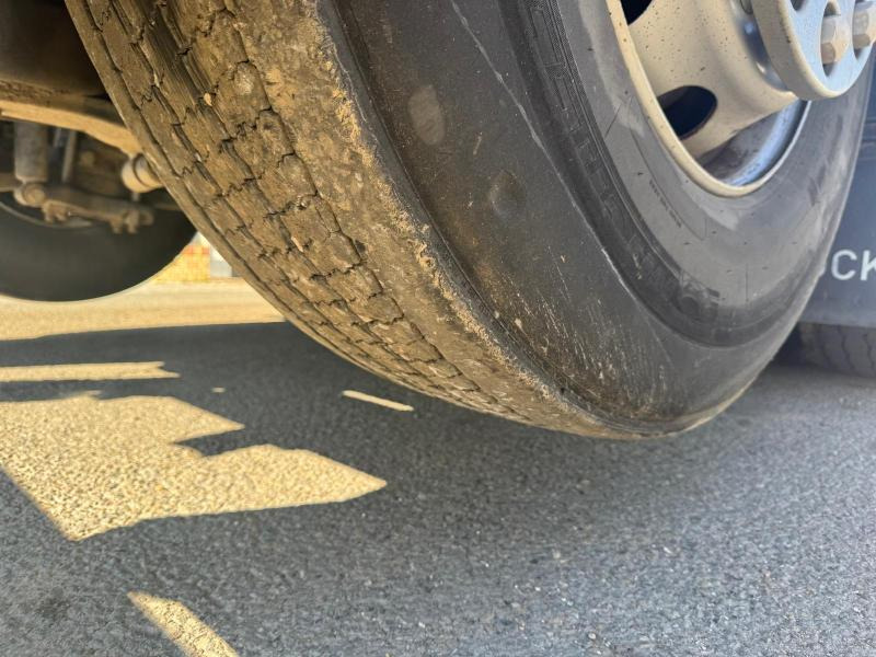 Horgos rakodó teherautó Renault Gamme C 380: 6 kép. Horgos rakodó teherautó Renault Gamme C 380: 6 kép.