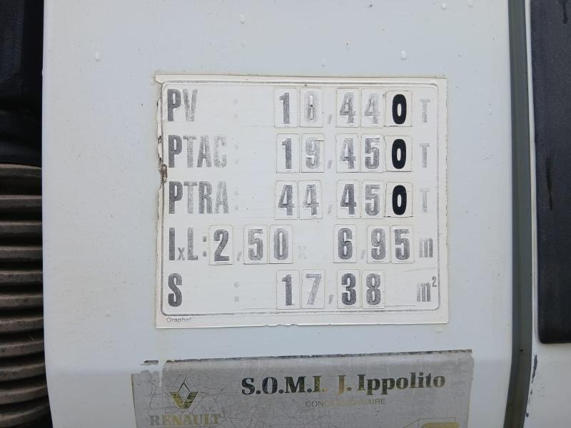 Renault Kerax 320 DCI - Billenőplatós teherautó: 4 kép. Renault Kerax 320 DCI - Billenőplatós teherautó: 4 kép.