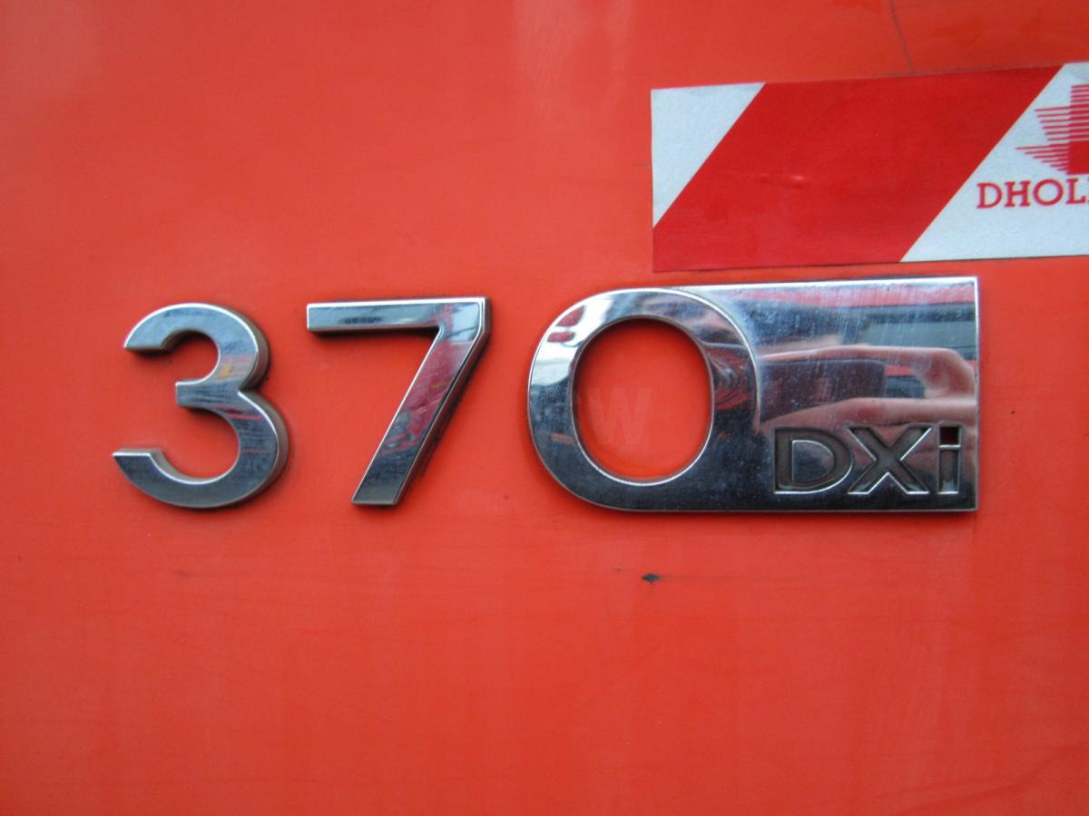 Renault Kerax 370 DXI - Platós teherautó: 2 kép. Renault Kerax 370 DXI - Platós teherautó: 2 kép.