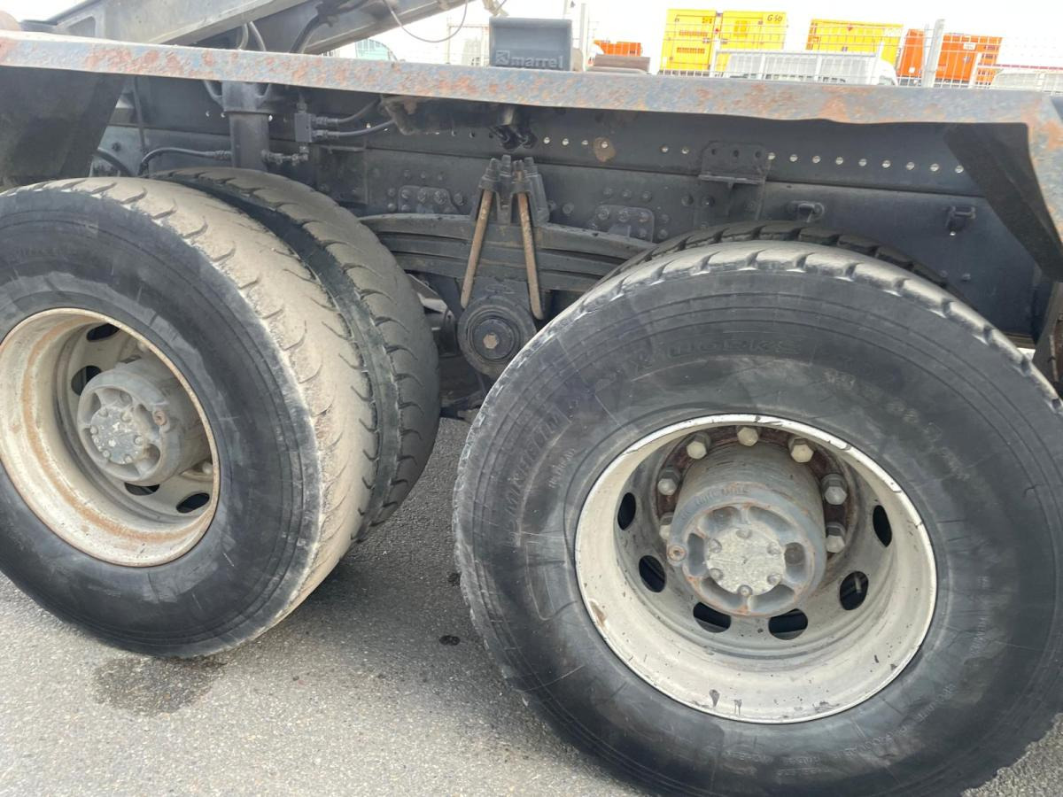 Renault Kerax 430 DXI - Horgos rakodó teherautó: 4 kép. Renault Kerax 430 DXI - Horgos rakodó teherautó: 4 kép.