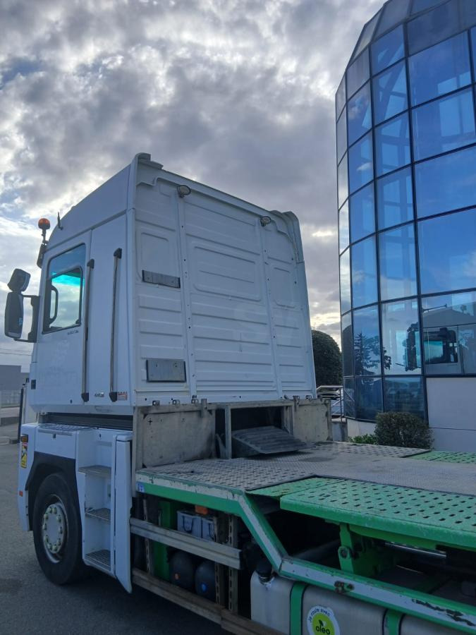 Renault Magnum 440 DXI - Platós teherautó: 4 kép. Renault Magnum 440 DXI - Platós teherautó: 4 kép.