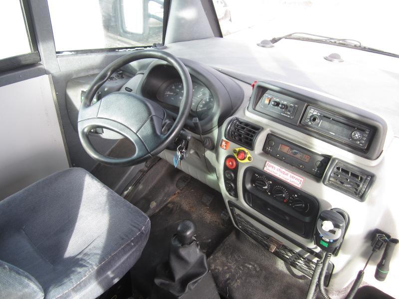 Renault Mascott 3.0 DCI 150 - Minibusz, Kisbusz: 4 kép. Renault Mascott 3.0 DCI 150 - Minibusz, Kisbusz: 4 kép.