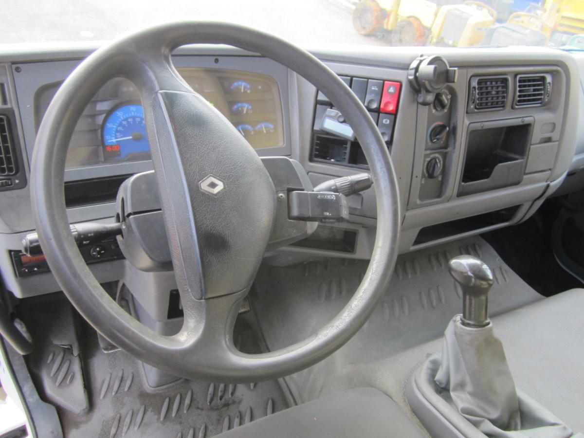 Ponyvás teherautó Renault Midlum 180 DCI: 10 kép. Ponyvás teherautó Renault Midlum 180 DCI: 10 kép.