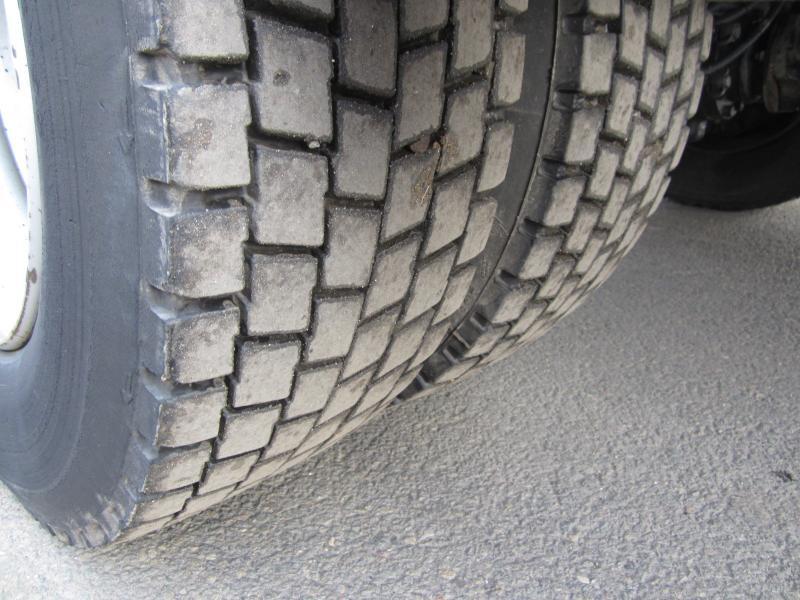 Ponyvás teherautó Renault Midlum 180 DCI: 6 kép. Ponyvás teherautó Renault Midlum 180 DCI: 6 kép.