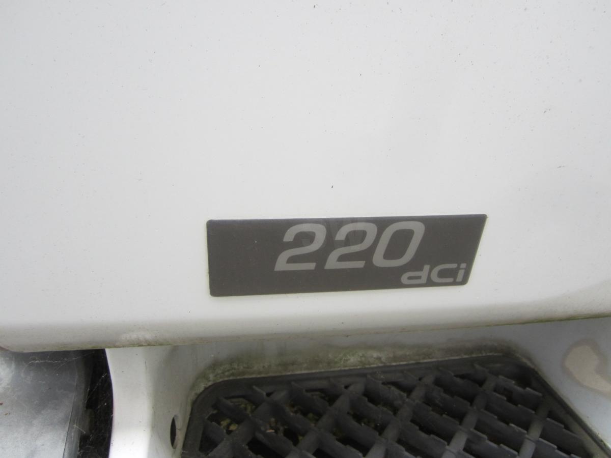 Renault Midlum 220 DCI - Dobozos felépítményű teherautó: 3 kép. Renault Midlum 220 DCI - Dobozos felépítményű teherautó: 3 kép.