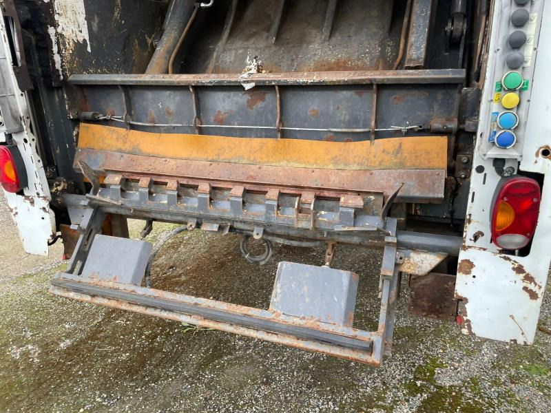 Renault Midlum 280.18 DXI - Szemetesautó: 4 kép. Renault Midlum 280.18 DXI - Szemetesautó: 4 kép.