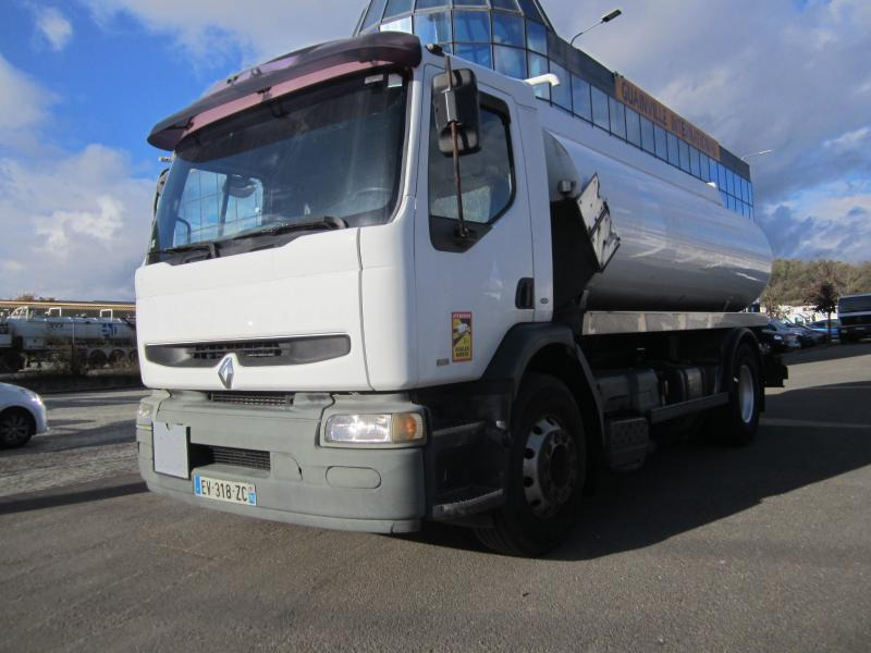 Renault Premium 250 - Tartályos teherautó: 1 kép. Renault Premium 250 - Tartályos teherautó: 1 kép.